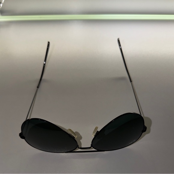 🕶 Ray-Ban Black Aviator Sunglasses | Classic Metal Frame | Unisex 🕶 - Picture 5 of 7